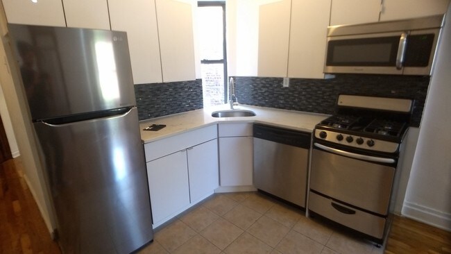 Building Photo - 427 W 154th St