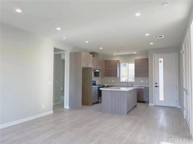 Building Photo - 1759 S Cabana Ave