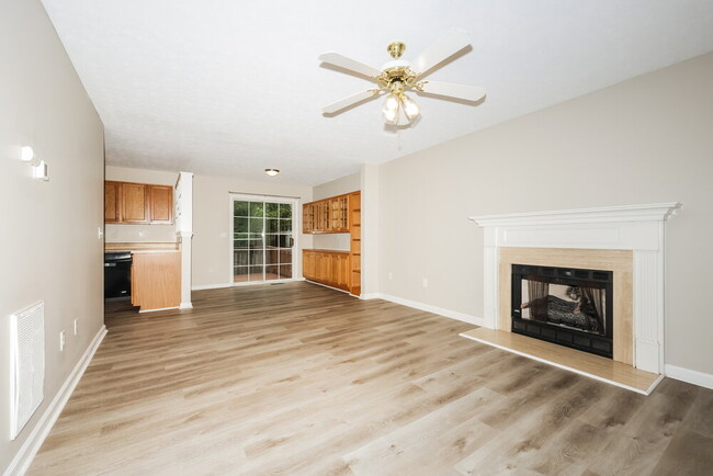 Building Photo - 607 Doral Pointe
