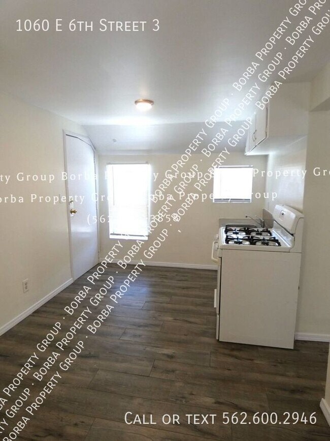 Building Photo - ***BEAUTIFUL UPSTAIRS STUDIO | 1-BATHROOM ...
