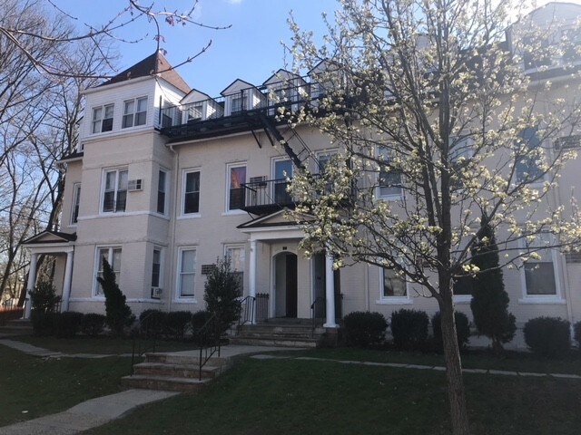 Primary Photo - 21 Grove St