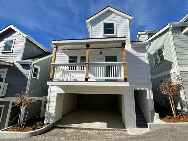 Building Photo - New Construction, 3 Bedroom, 2 Bath, Centr...