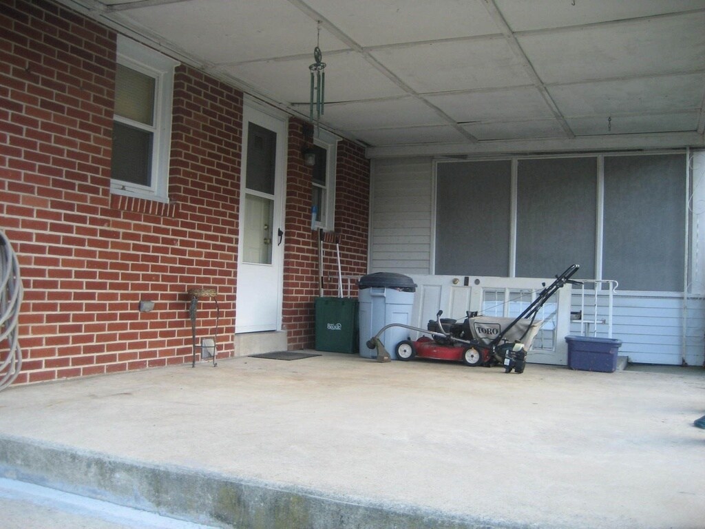 Primary Photo - 1351 Calvert Ln