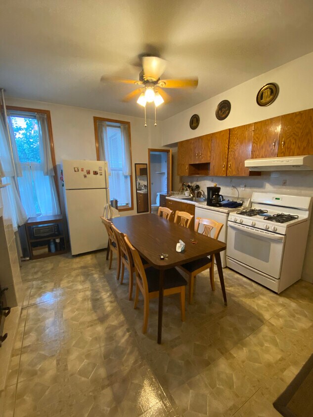 Foto principal - 105 McGuinness Blvd