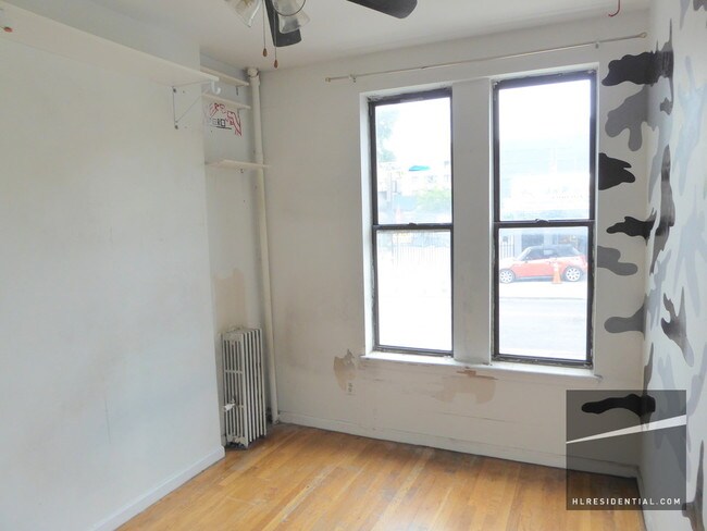 Building Photo - 366 39th St