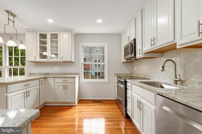 Building Photo - 9601 Scotch Haven Dr