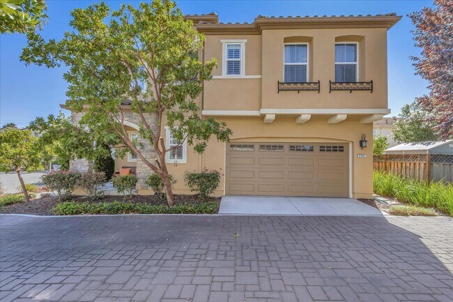 Building Photo - 5581 Carew Way