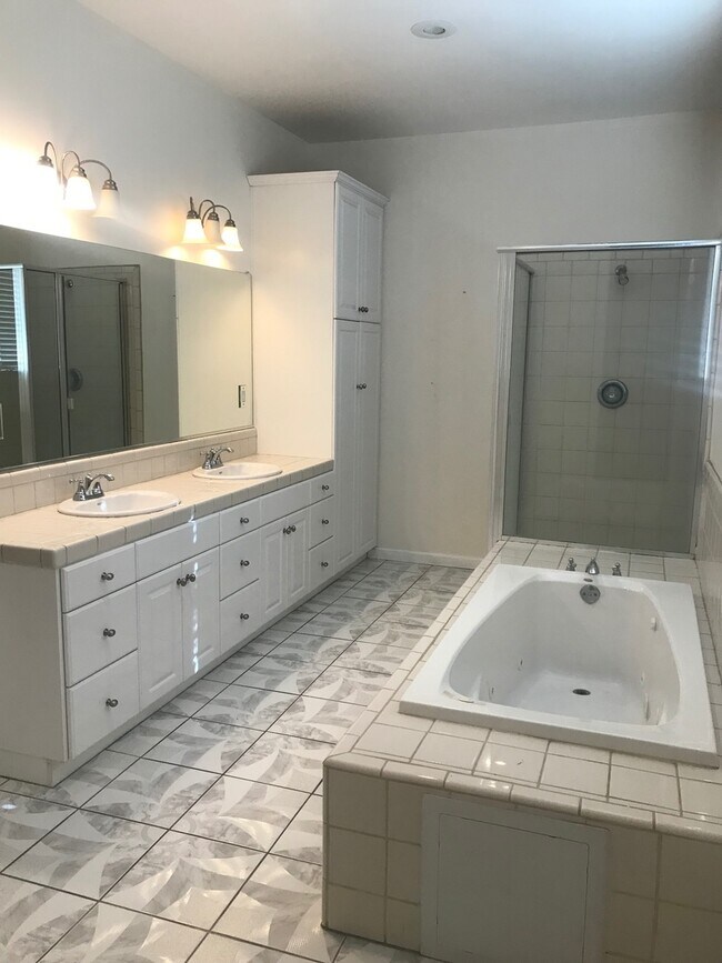 Foto del edificio - Stallion Springs Beauty - SPACIOUS 4+3 plu...