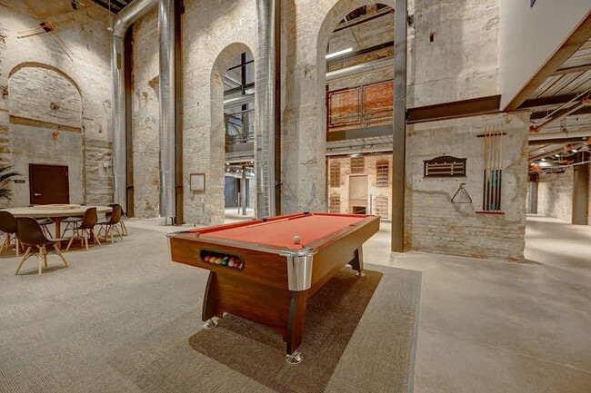 Foto del edificio - 1011 W Juneau Ave