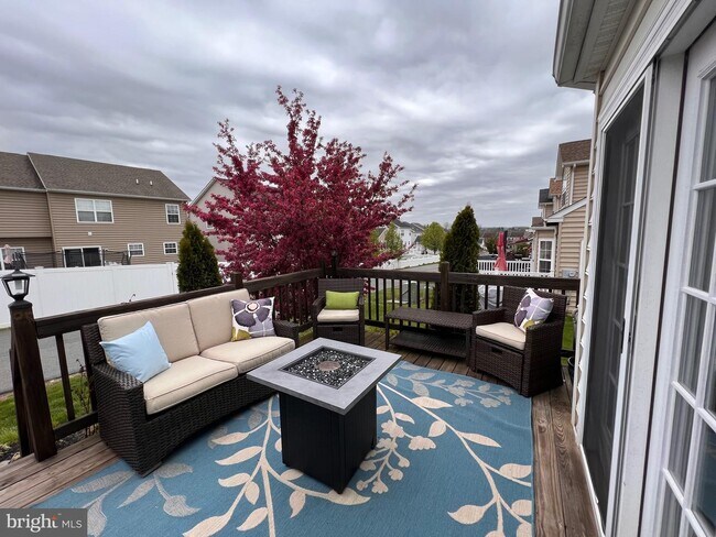 Foto del edificio - 2133 Hidden Meadows Ave