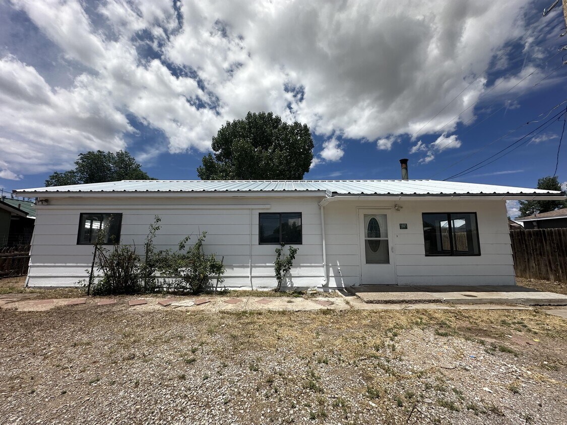Primary Photo - 1601 8th St