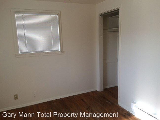 Foto del edificio - 2 br, 1 bath House - 117 E St SE
