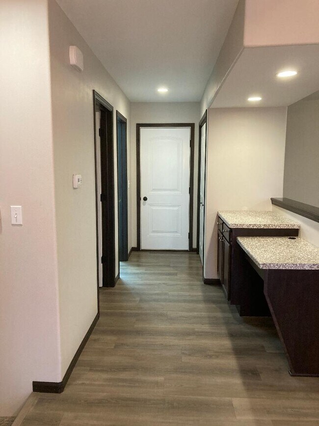 Foto del edificio - 129 Woodstone Ln SW