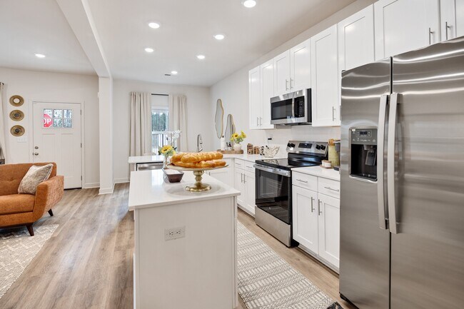 Foto del edificio - Forest Creek Townhomes