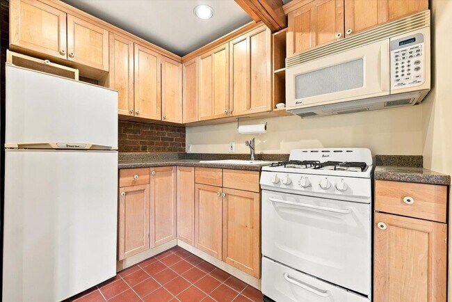 Foto del edificio - 373 Webster Ave