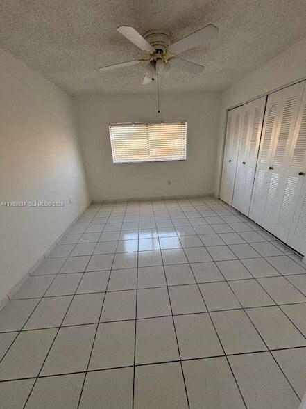 Foto del edificio - 613 NE 5th St