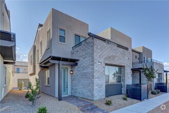 Building Photo - 1420 Song Lark Ln