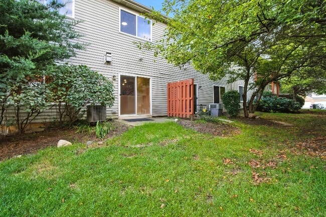 Building Photo - 3412 Blue Ridge Dr