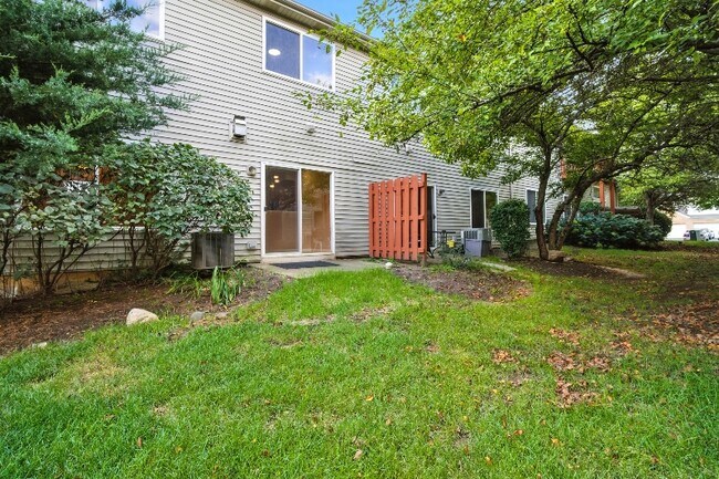 Foto del edificio - 3412 Blue Ridge Dr