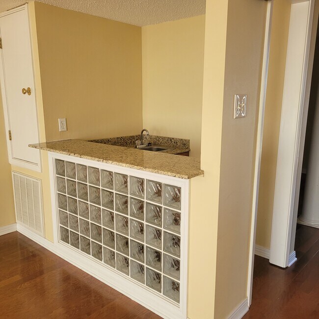 Building Photo - 125 Moonraker Dr