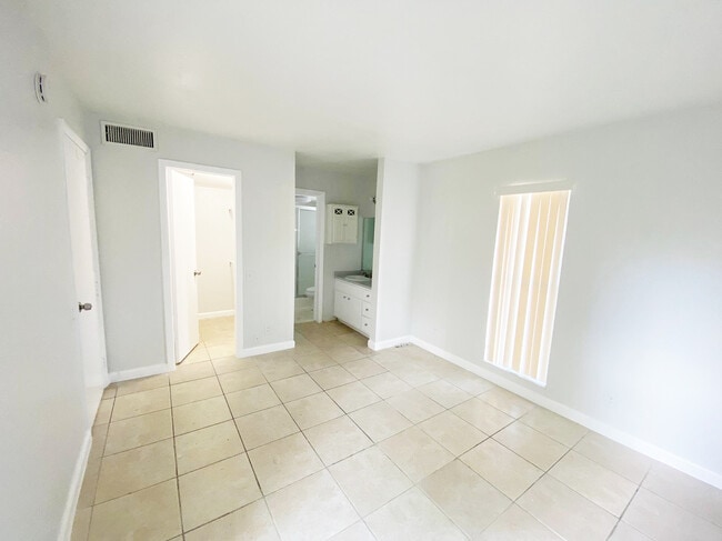 Building Photo - 4501 Treehouse Ln