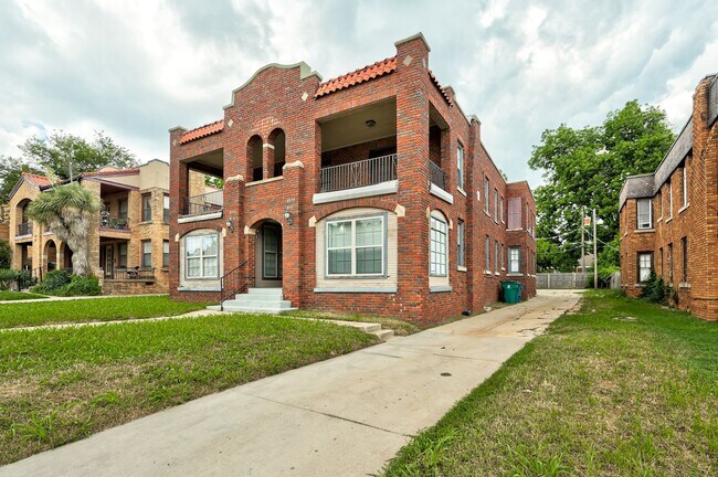 Foto del edificio - 817 East Dr