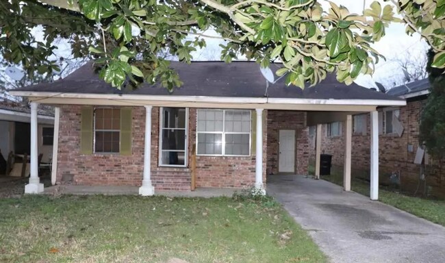 Foto del edificio - 3 bedrooms 1 bath $1100 per month  Section 8 Accepted