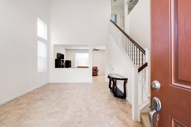 Building Photo - Brentwood-Garin Ranch 3 bedrooms, 2.5 bath...