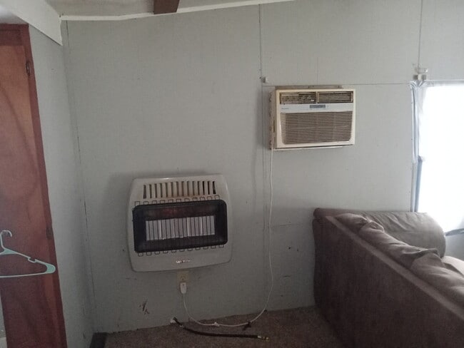 Building Photo - 1305 Ridge Cir