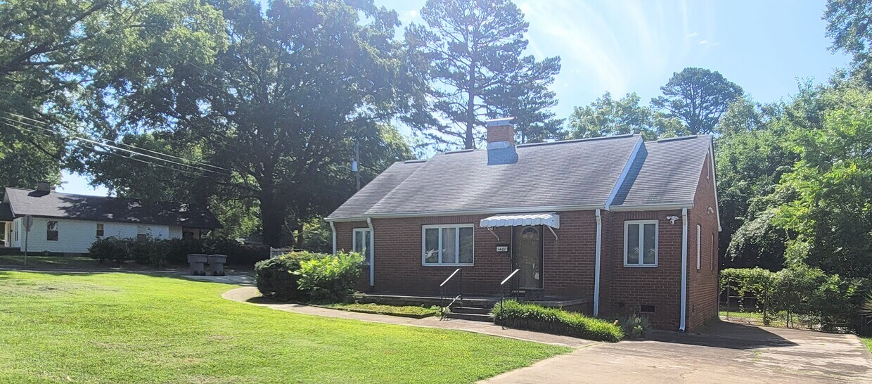 Primary Photo - 1401 Enderly Rd