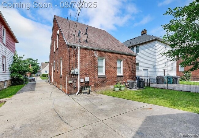 Building Photo - 4790 Williamson St