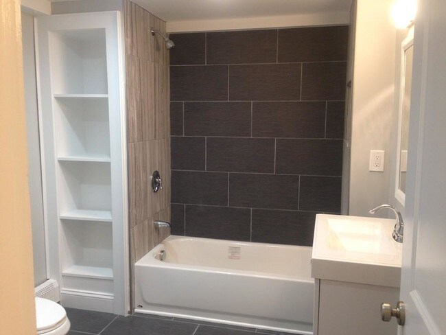 Building Photo - 9 Lawton Pl