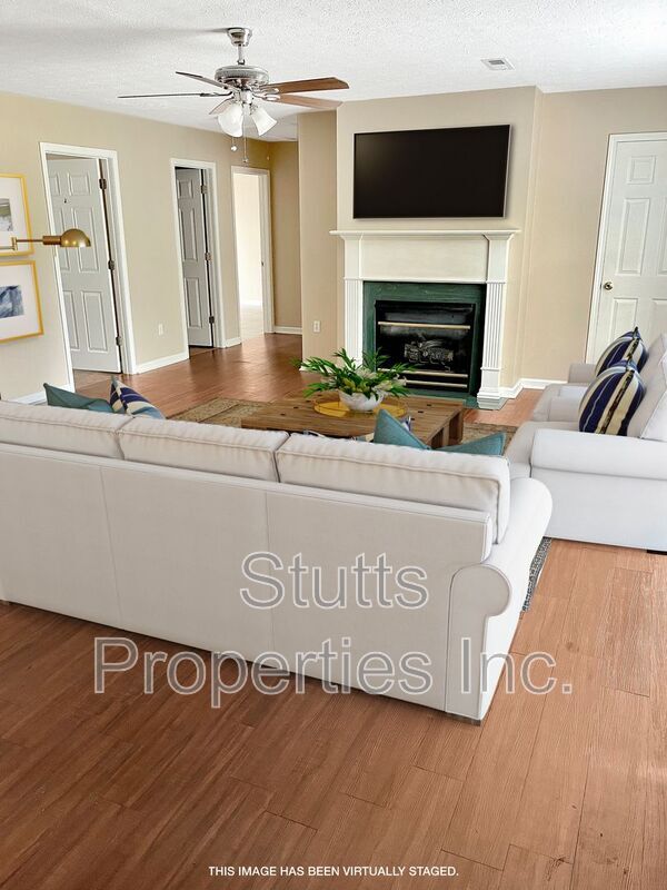 Foto principal - 402 Jackson Ave