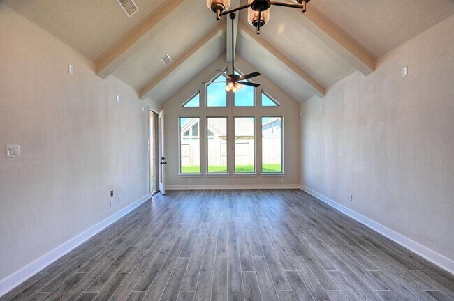 Building Photo - 10539 Shining Dawn Wy