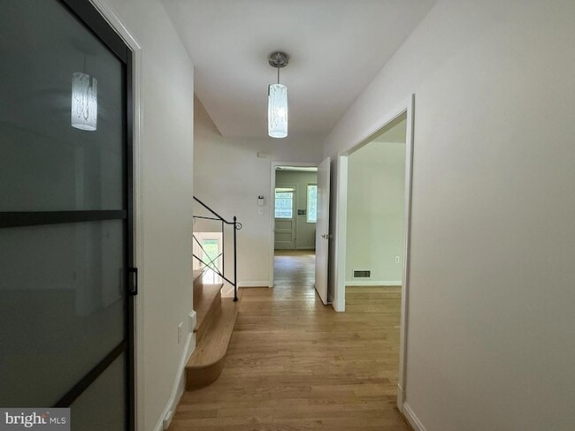 Foto del edificio - 9209 E Parkhill Dr