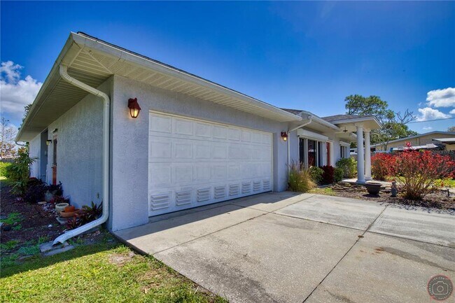 Building Photo - 208 Pompano Ln