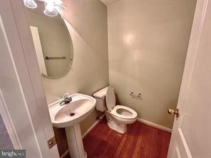 Foto del edificio - 13030 Park Crescent Cir