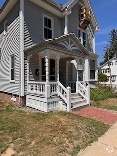 Building Photo - 142 Central Ave