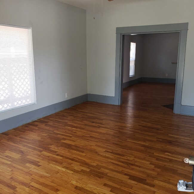 Building Photo - 1110 W Murdock St