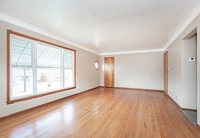 Foto del edificio - 4633 Warner Rd