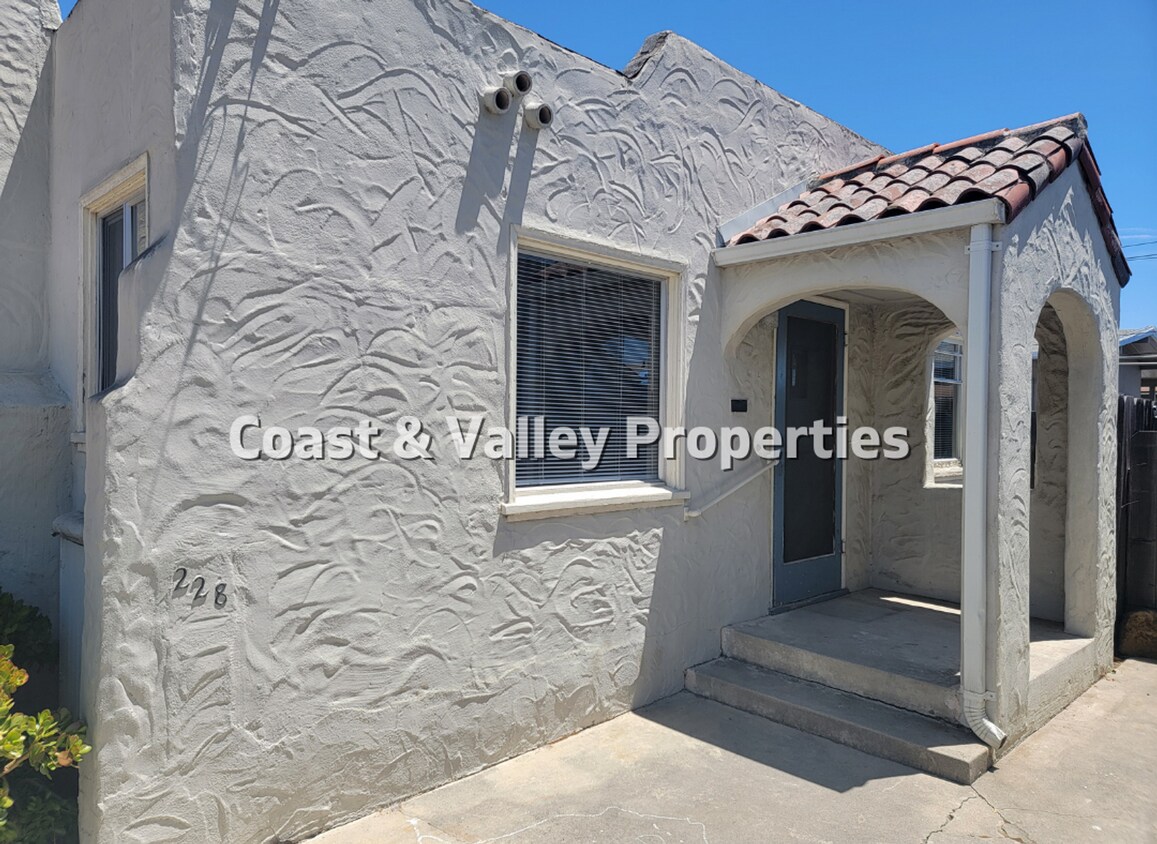 Foto principal - 226-228 Lang Street, Salinas, CA 93901