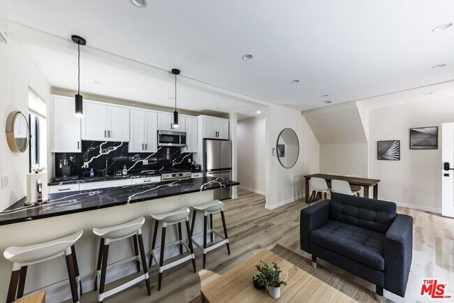 Foto del edificio - 9024 Phyllis Ave