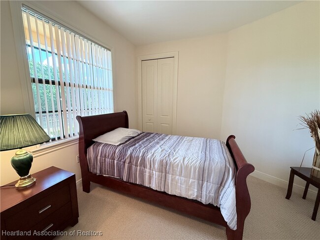 Foto del edificio - 2351 Lakeview Dr