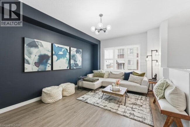 Building Photo - 33 Barley Ln