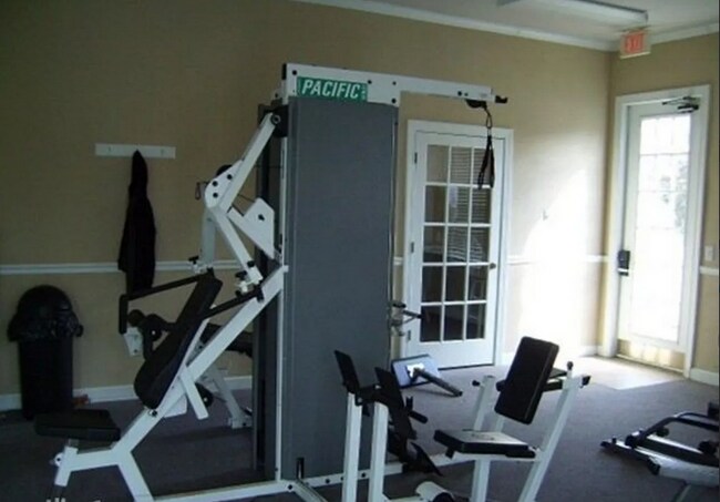 Building Photo - 447 W Longleaf Dr