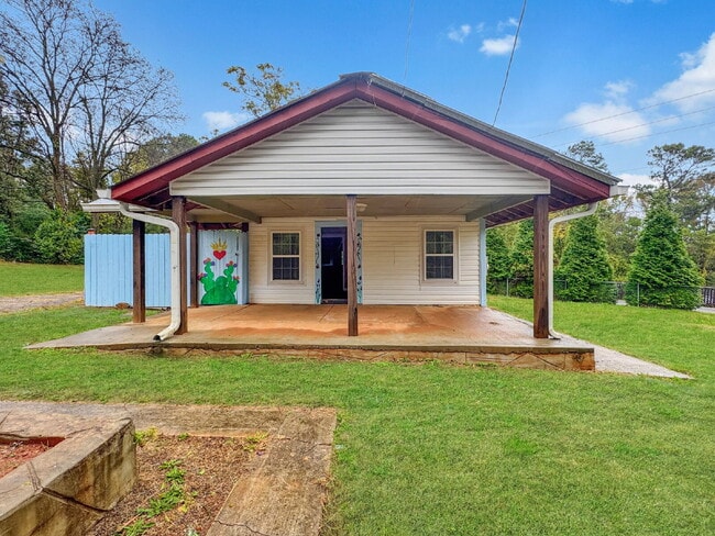 Foto del edificio - Two Bedroom Home for Rent in Central Gainesville Location