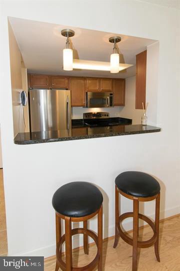 Foto del edificio - 11800 Sunset Hills Rd