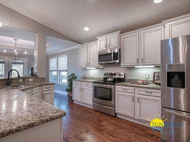 Foto del edificio - Beautiful 3 bedroom home in Navarre on lar...