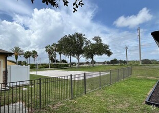 Building Photo - 1165 Luminary Cir