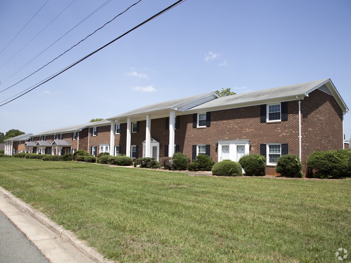 Coat of Arms Apartments Apartments in Gibsonville, NC